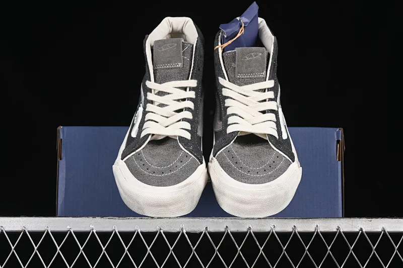 All categories Vans Vans series Vans Hi Vans high-top Notre x Vans Premium Sk8-Hi 38 Vans high-top casual sneakers VN000CR0RVN